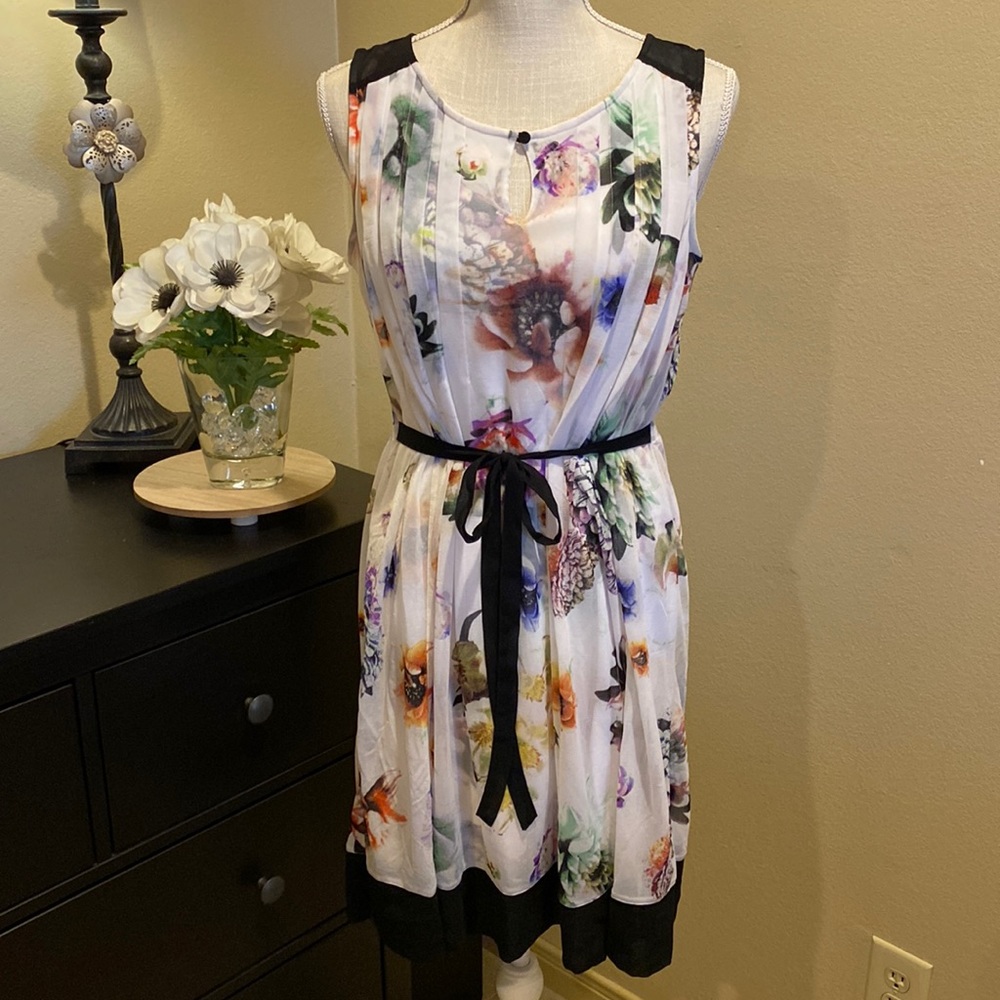 Simple Vera Wang Floral Dress